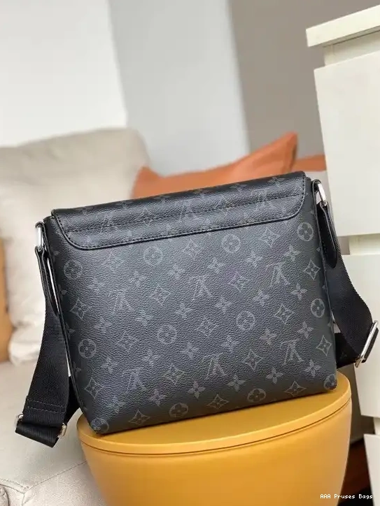 AAA Replica Ru VUITTON PM LOUIS DISTRICT 0606